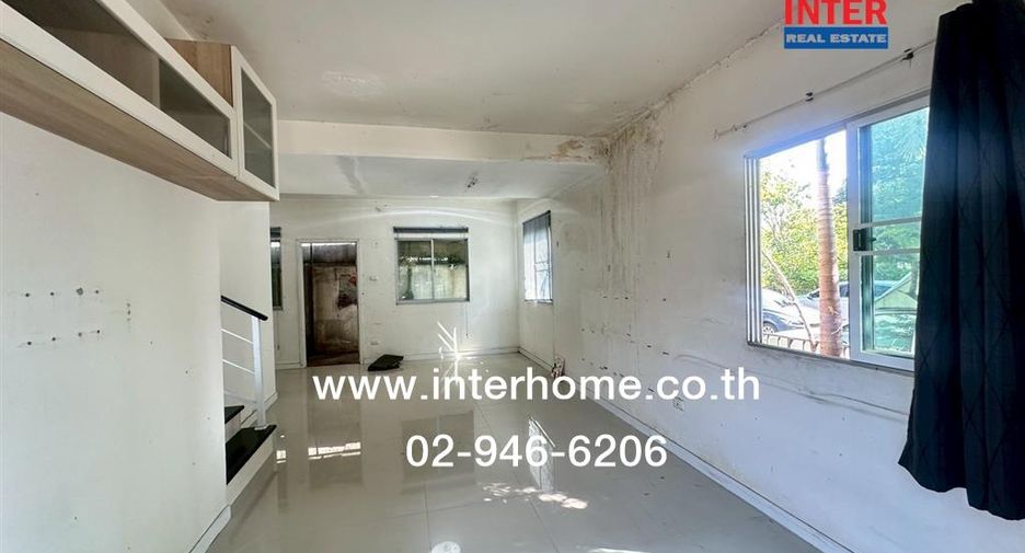 For sale 3 bedrooms townhouse in Lam Luk Ka, Pathum Thani