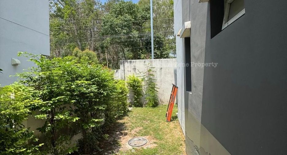 For rent 3 bedrooms house in Si Racha, Chonburi
