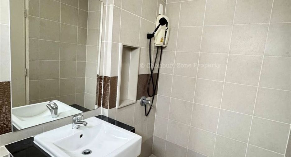 For rent 3 bedrooms house in Si Racha, Chonburi