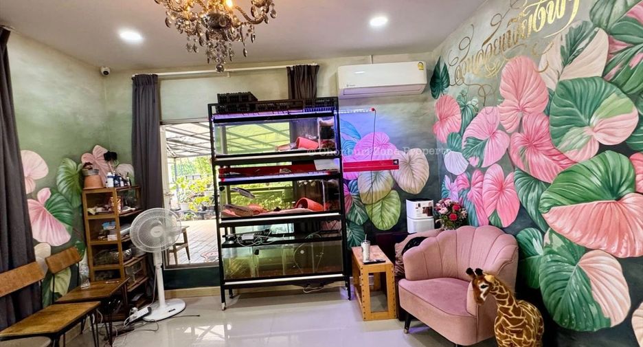 For sale 3 bedrooms house in Si Racha, Chonburi