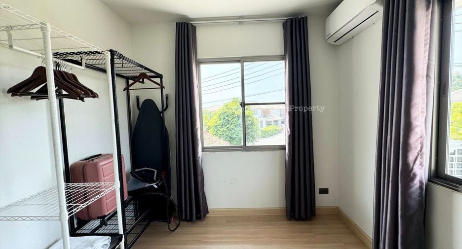 For sale 3 bedrooms house in Si Racha, Chonburi
