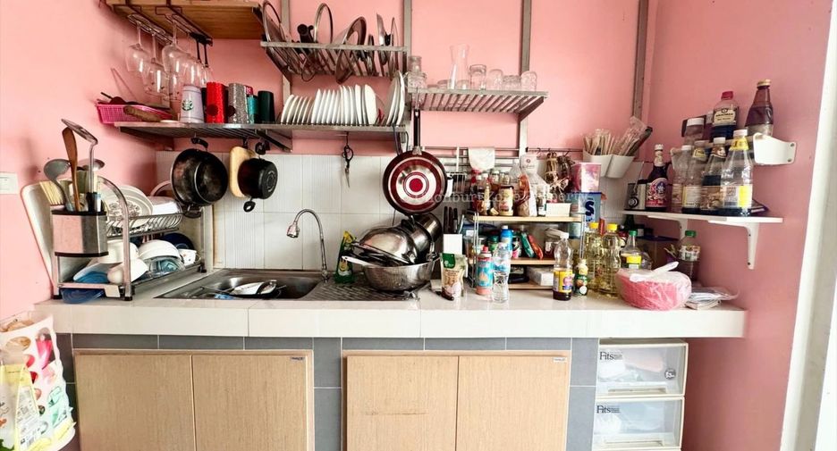 For sale 3 bedrooms house in Si Racha, Chonburi