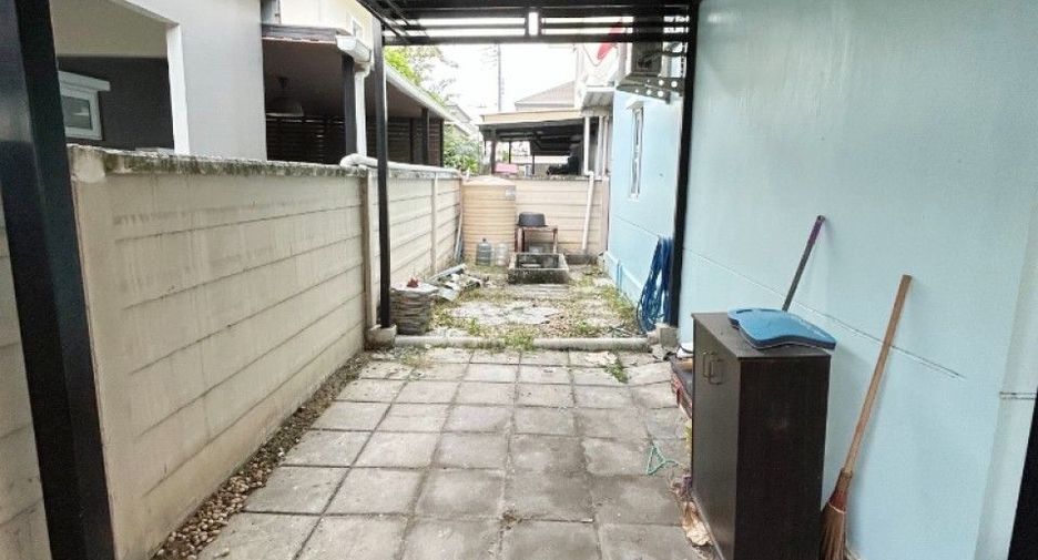 Продажа 4 спальни таунхаус в Mueang Samut Sakhon, Самутсакхон