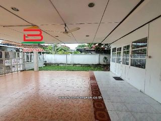 Reihenhaus zur Miete mit 4 Zimmer in Khan Na Yao, Bangkok