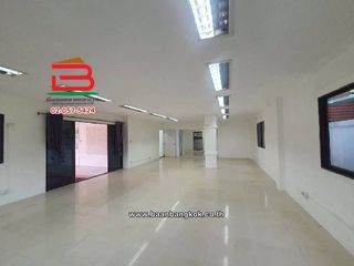 Reihenhaus zur Miete mit 4 Zimmer in Khan Na Yao, Bangkok