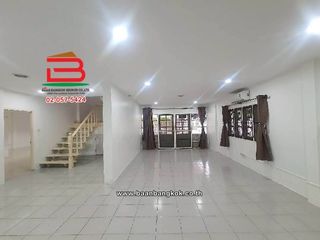 Reihenhaus zur Miete mit 4 Zimmer in Khan Na Yao, Bangkok