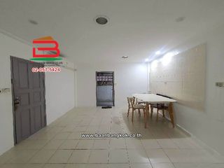 Reihenhaus zur Miete mit 4 Zimmer in Khan Na Yao, Bangkok