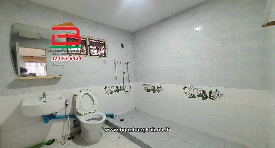 Reihenhaus zur Miete mit 4 Zimmer in Khan Na Yao, Bangkok