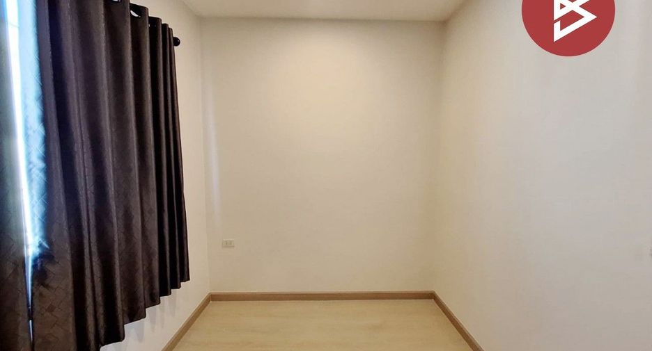 For sale 4 bedrooms townhouse in Khlong Sam Wa, Bangkok