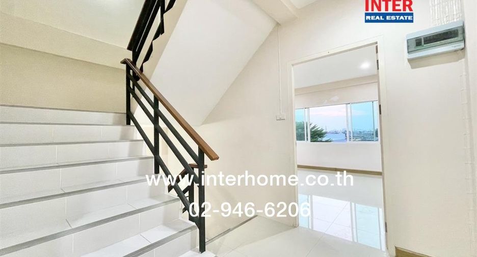 For sale 4 bedrooms retail Space in Saphan Sung, Bangkok