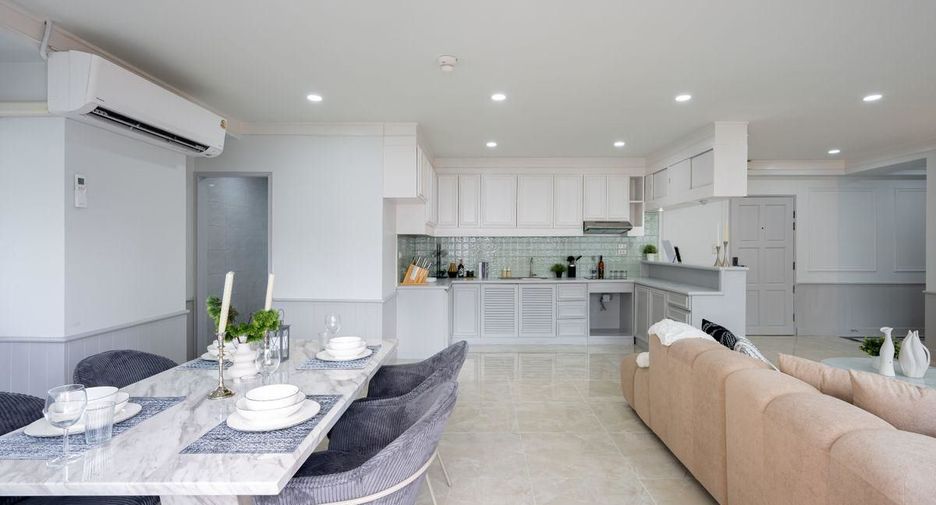 For sale 2 bedrooms condo in Khlong Toei, Bangkok