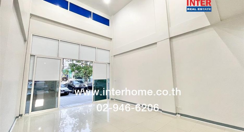 For sale 8 bedrooms retail Space in Saphan Sung, Bangkok