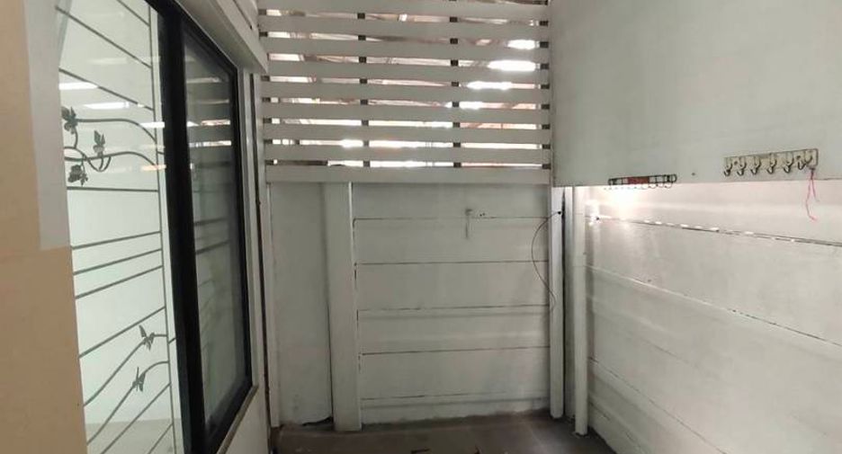 For sale 3 bedrooms townhouse in Prawet, Bangkok