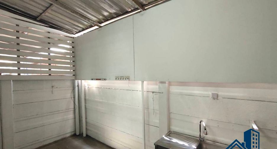 For sale 3 bedrooms townhouse in Prawet, Bangkok