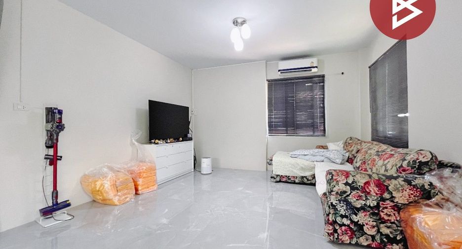 For sale 4 bedrooms house in Mueang Uthai Thani, Uthai Thani