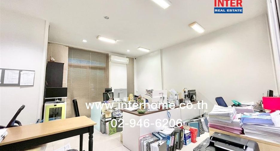 For sale 6 bedrooms retail Space in Saphan Sung, Bangkok