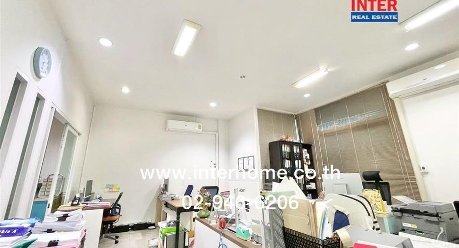 For sale 6 bedrooms retail Space in Saphan Sung, Bangkok