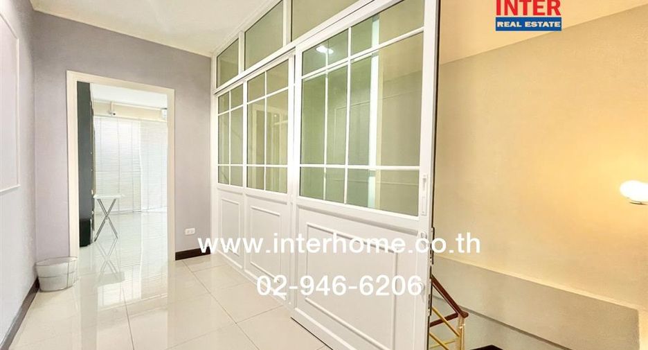 For sale 6 bedrooms retail Space in Saphan Sung, Bangkok