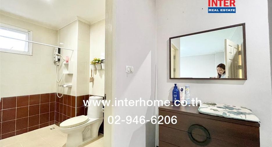 For sale 6 bedrooms retail Space in Saphan Sung, Bangkok
