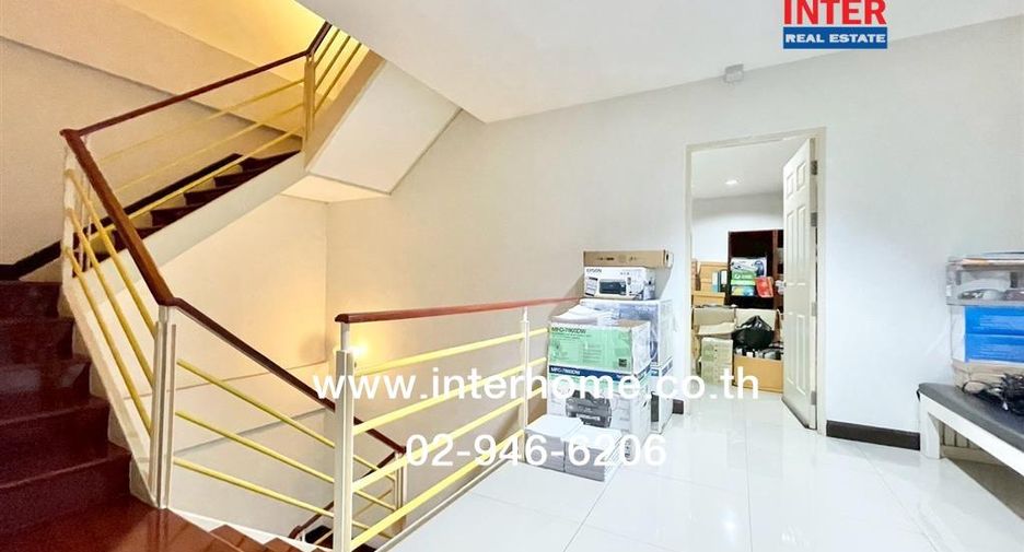 For sale 6 bedrooms retail Space in Saphan Sung, Bangkok