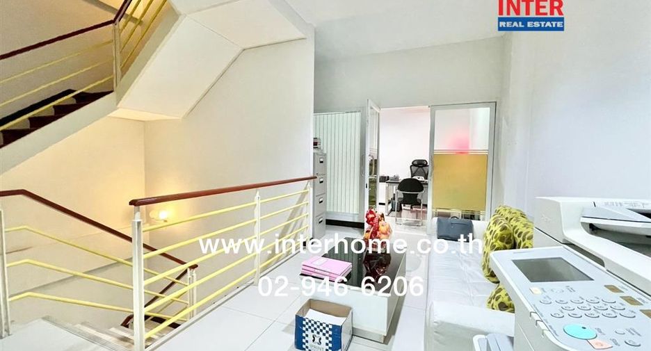 For sale 6 bedrooms retail Space in Saphan Sung, Bangkok