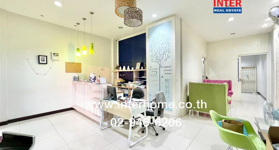 For sale 6 bedrooms retail Space in Saphan Sung, Bangkok