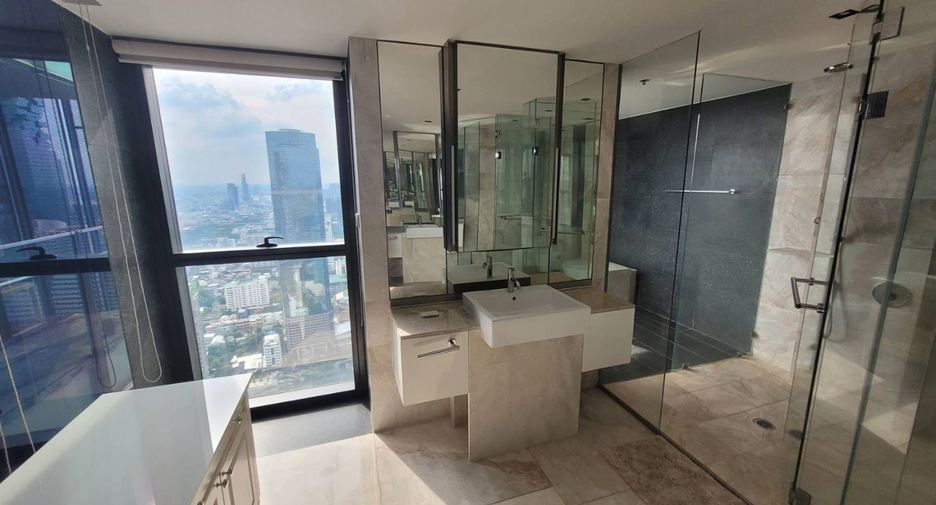 À louer 4 chambres condo à Sathon, Bangkok