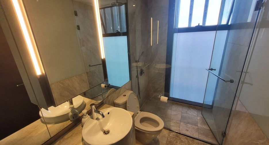 À louer 4 chambres condo à Sathon, Bangkok