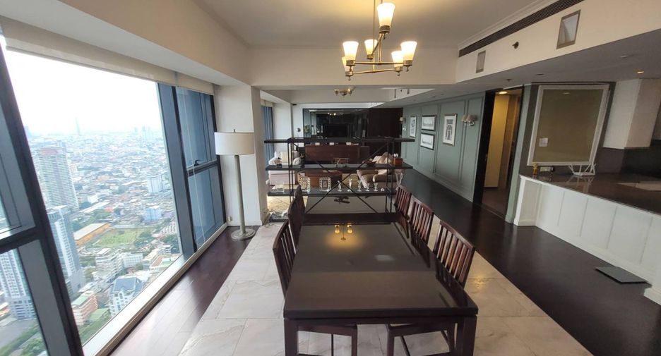 À louer 4 chambres condo à Sathon, Bangkok
