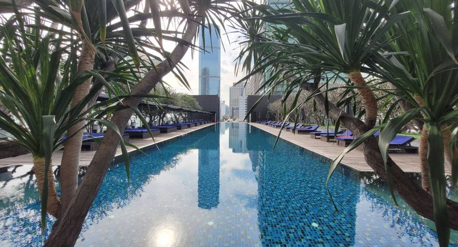 À louer 4 chambres condo à Sathon, Bangkok