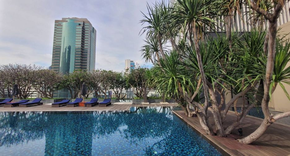 À louer 4 chambres condo à Sathon, Bangkok