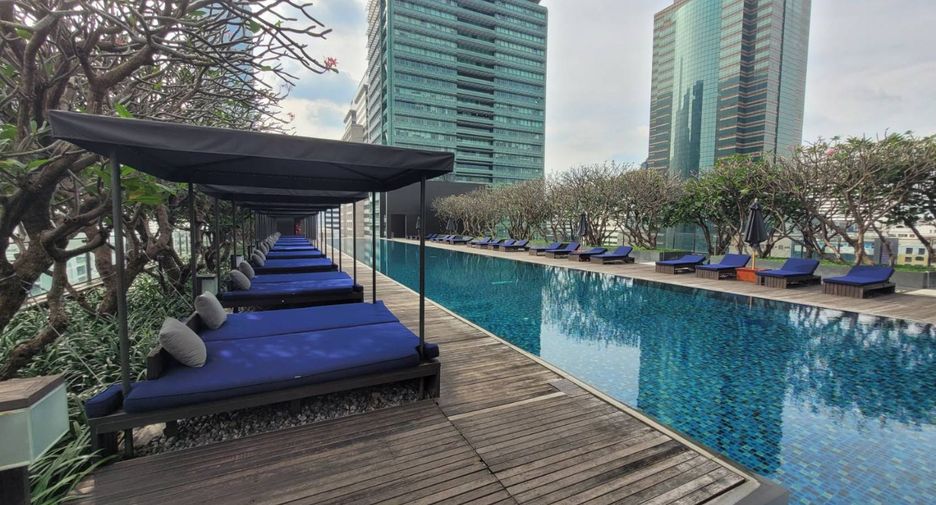 À louer 4 chambres condo à Sathon, Bangkok