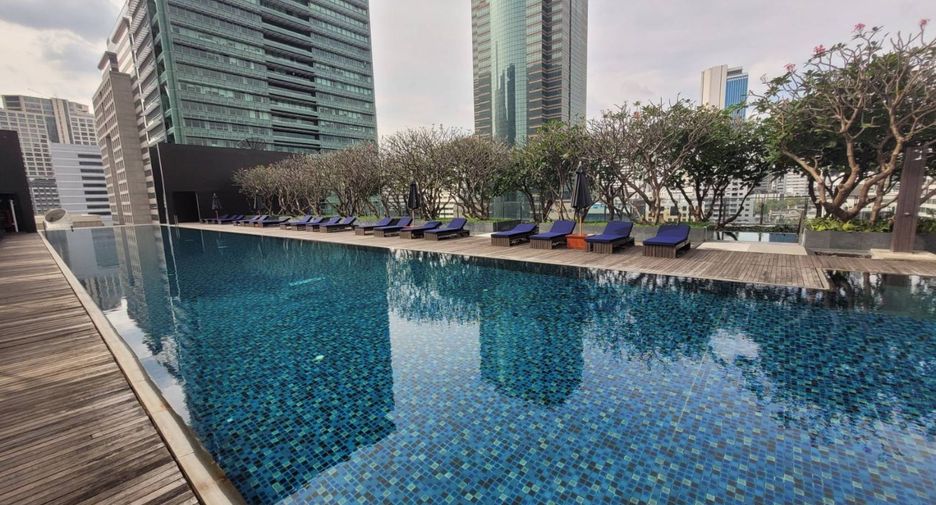 À louer 4 chambres condo à Sathon, Bangkok