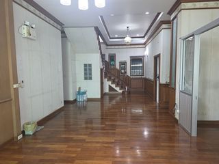 À louer 4 chambres maison à Watthana, Bangkok