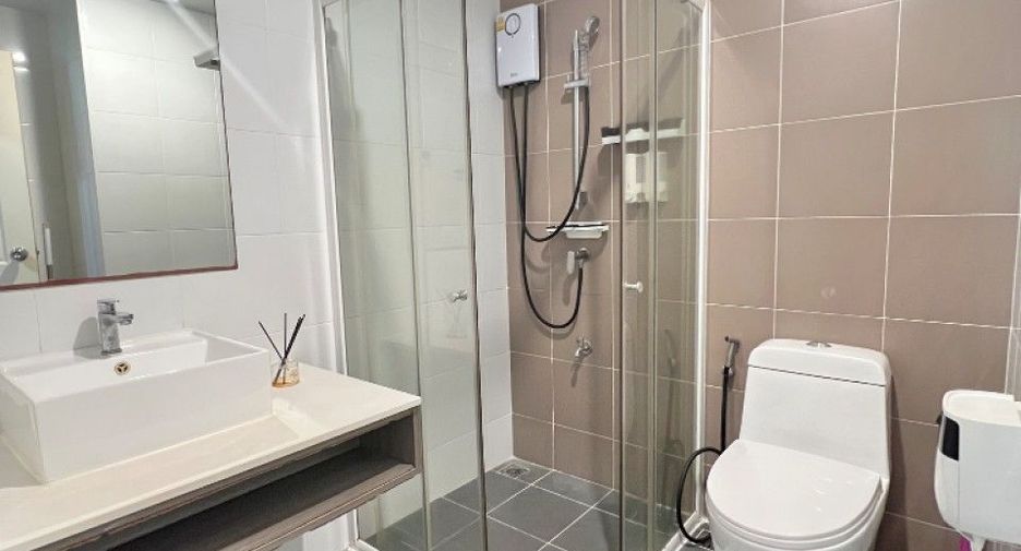 For sale 1 bed condo in Mueang Samut Prakan, Samut Prakan