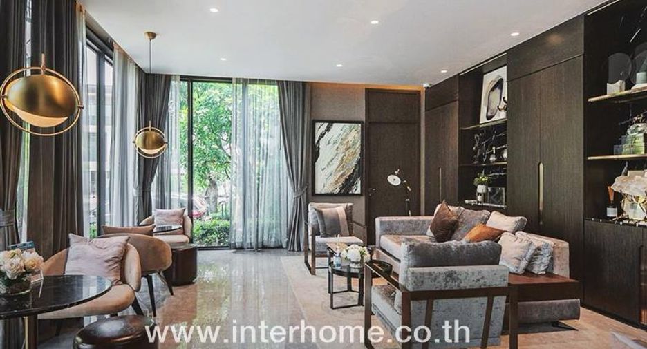 For sale 4 bedrooms house in Saphan Sung, Bangkok