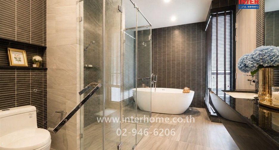 For sale 4 ベッドルーム house in Saphan Sung, Bangkok