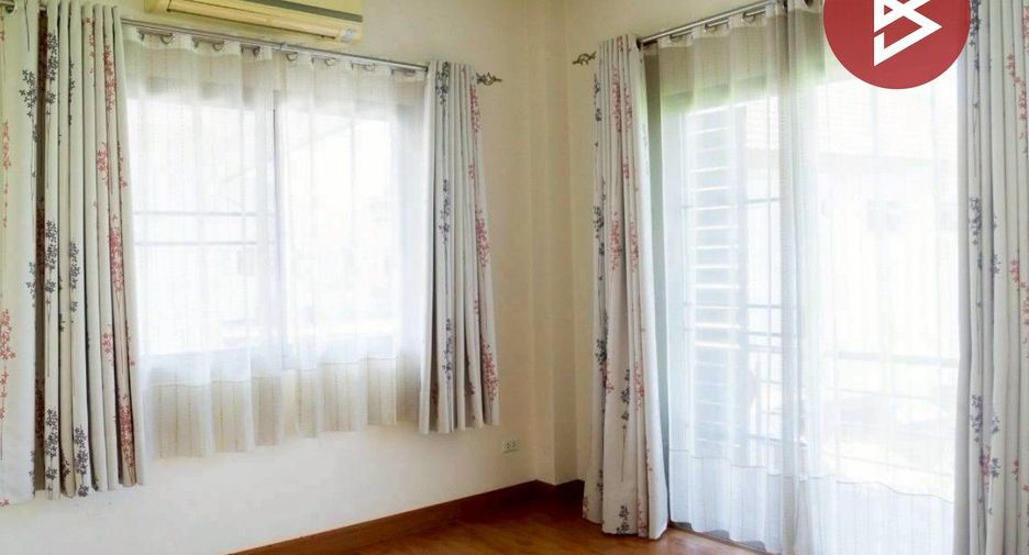 For sale 3 bedrooms house in Mueang Chiang Rai, Chiang Rai