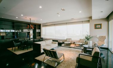 For sale 3 bedrooms condo in Khlong Toei, Bangkok