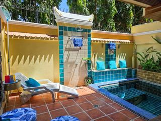 Casa adosada en alquiler y en venta de 5 habitaciones en Bang Lamung, Chonburi