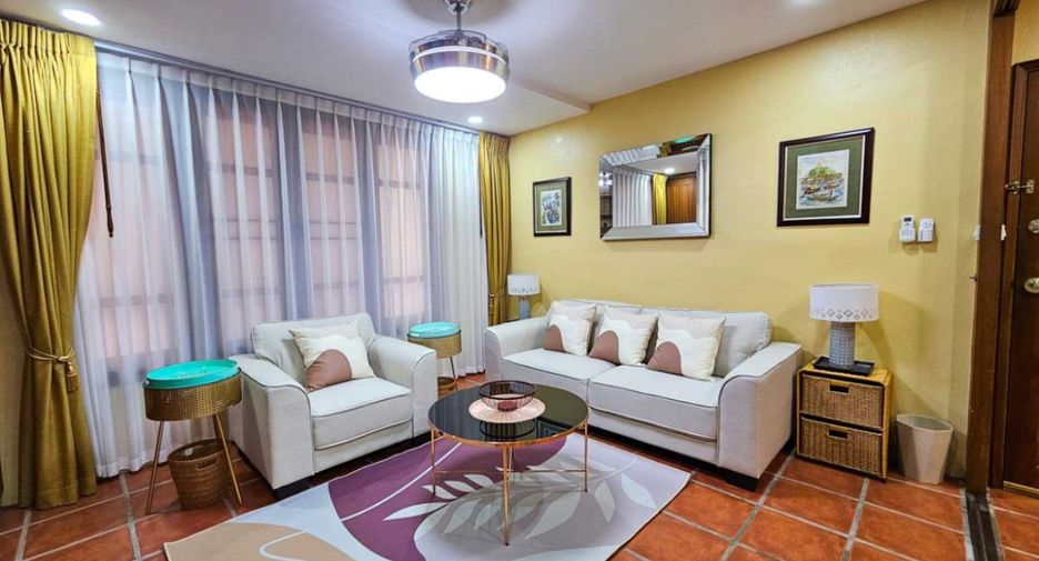 For rent and for sale 5 bedrooms townhouse in Bang Lamung, Chonburi
