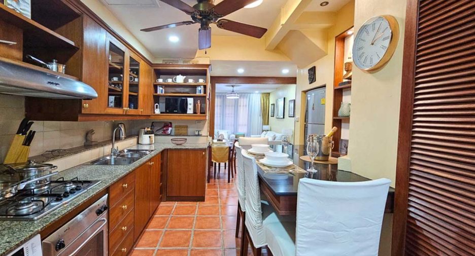 For rent and for sale 5 bedrooms townhouse in Bang Lamung, Chonburi