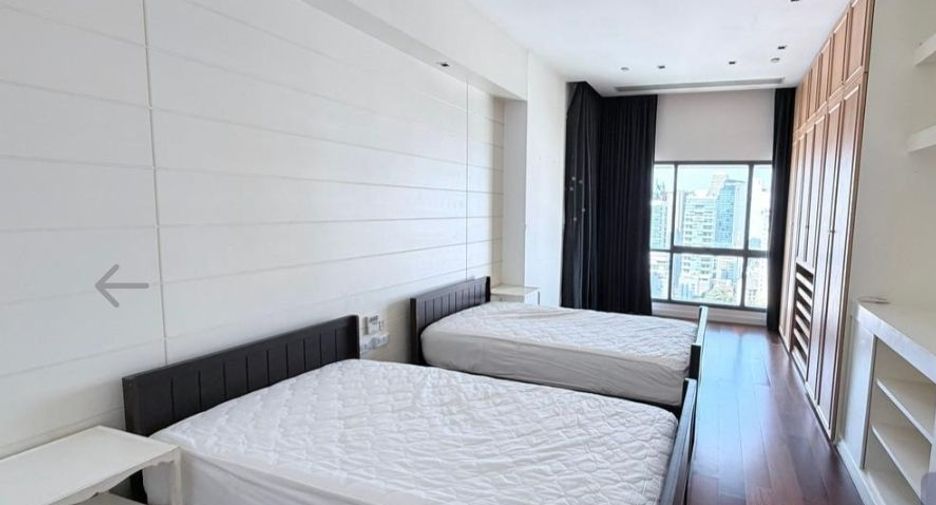 For rent 3 bedrooms condo in Watthana, Bangkok
