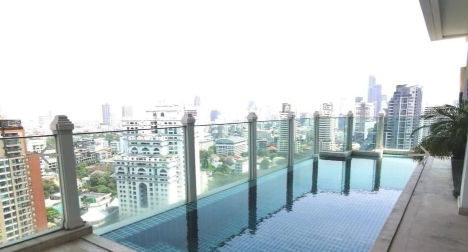 For rent 3 bedrooms condo in Watthana, Bangkok