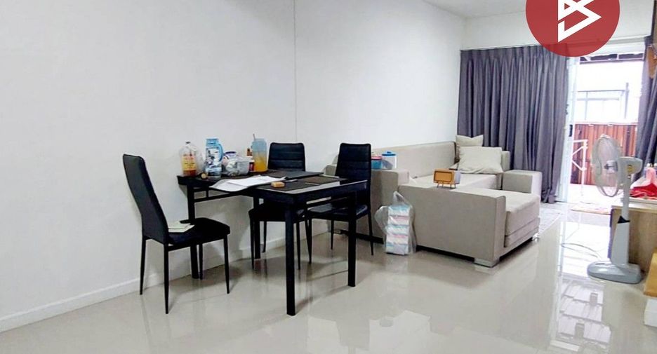For sale 3 bedrooms townhouse in Mueang Samut Prakan, Samut Prakan