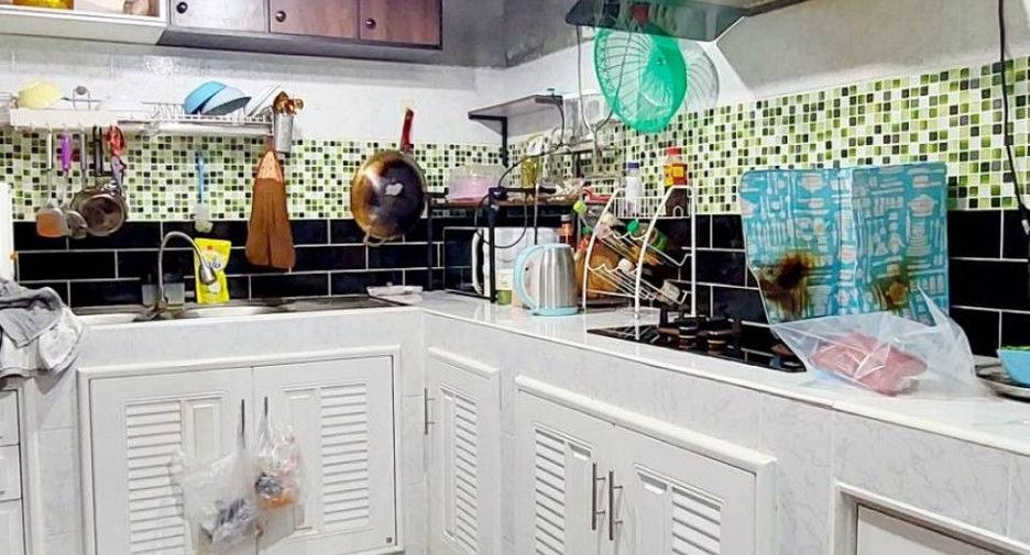For sale 3 bedrooms townhouse in Mueang Samut Prakan, Samut Prakan