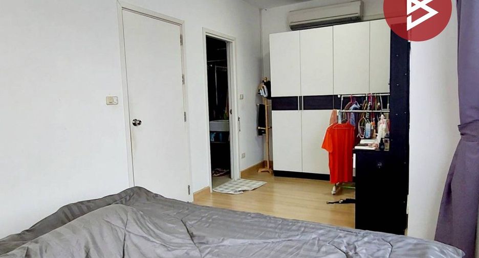 For sale 3 bedrooms townhouse in Mueang Samut Prakan, Samut Prakan
