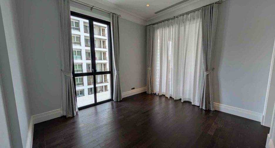 Wohnung zur Miete mit 3 Zimmer in Pathum Wan, Bangkok