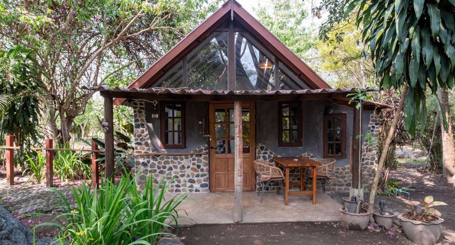 For sale 4 bedrooms house in Pai, Mae Hong Son