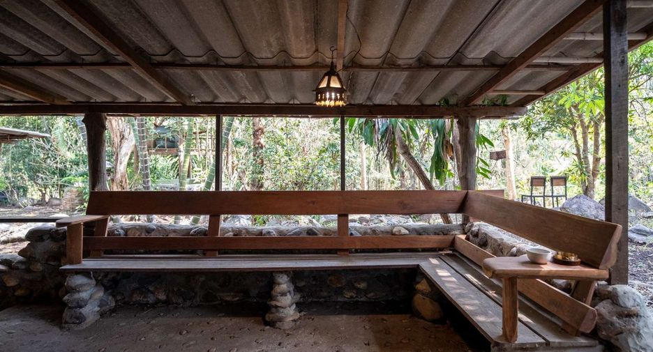 For sale 4 bedrooms house in Pai, Mae Hong Son